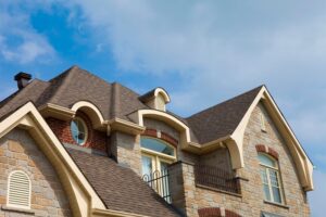 how a home's roof affects curb appeal